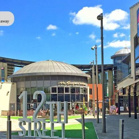 Luxury Campbell Park Apartments In Central Mk With Balcony, Free Parking & Smart Tv With Netflix By Yoko Property Milton Keynes Buitenkant foto