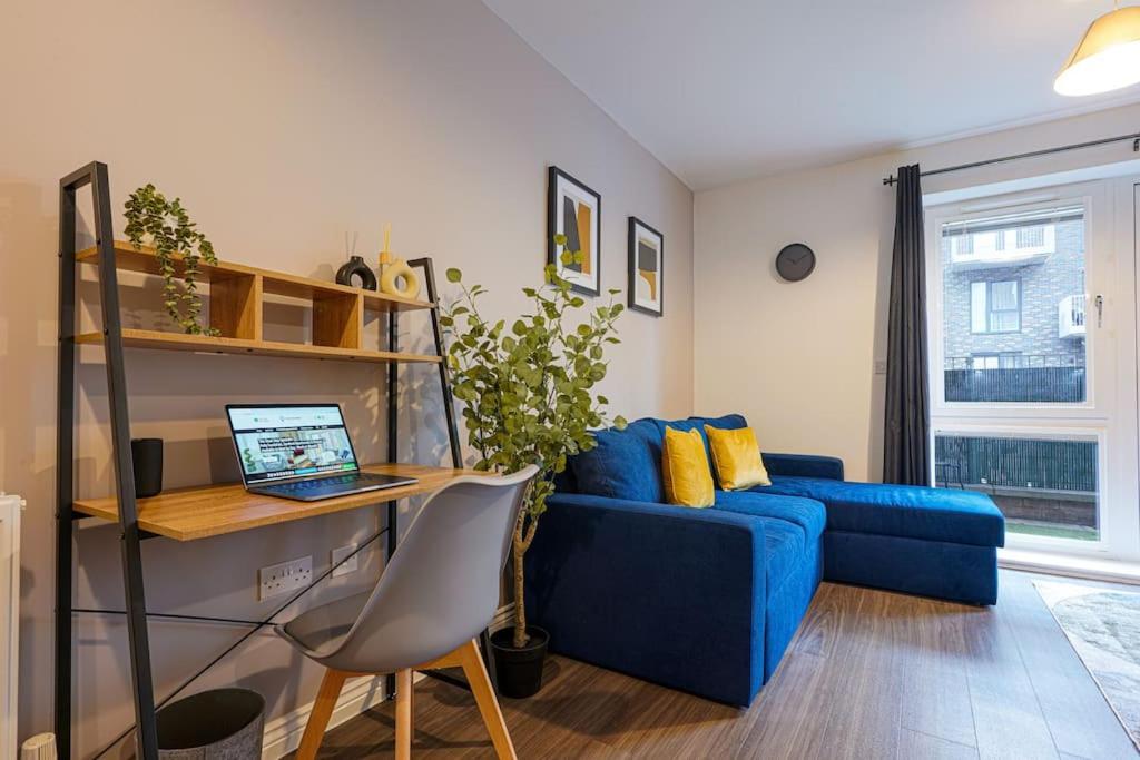 Luxury Campbell Park Apartments In Central Mk With Balcony, Free Parking & Smart Tv With Netflix By Yoko Property Milton Keynes Buitenkant foto