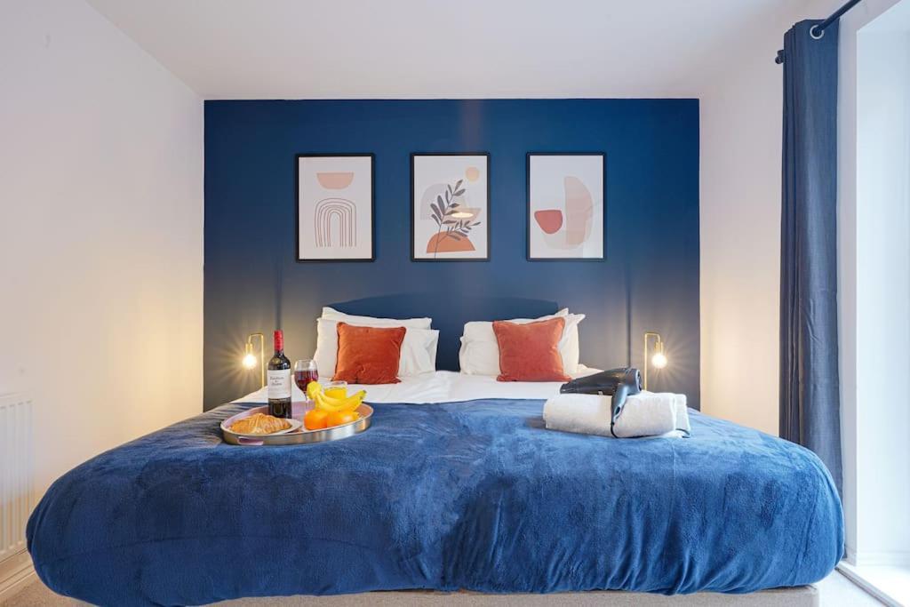 Luxury Campbell Park Apartments In Central Mk With Balcony, Free Parking & Smart Tv With Netflix By Yoko Property Milton Keynes Buitenkant foto