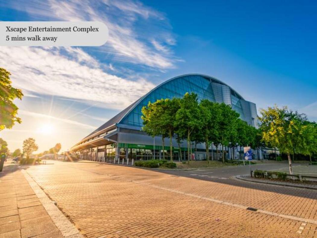 Luxury Campbell Park Apartments In Central Mk With Balcony, Free Parking & Smart Tv With Netflix By Yoko Property Milton Keynes Buitenkant foto